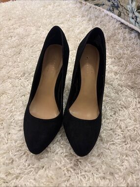 LC Lauren Conrad Black Suede Pointed Pumps with Almond Toe